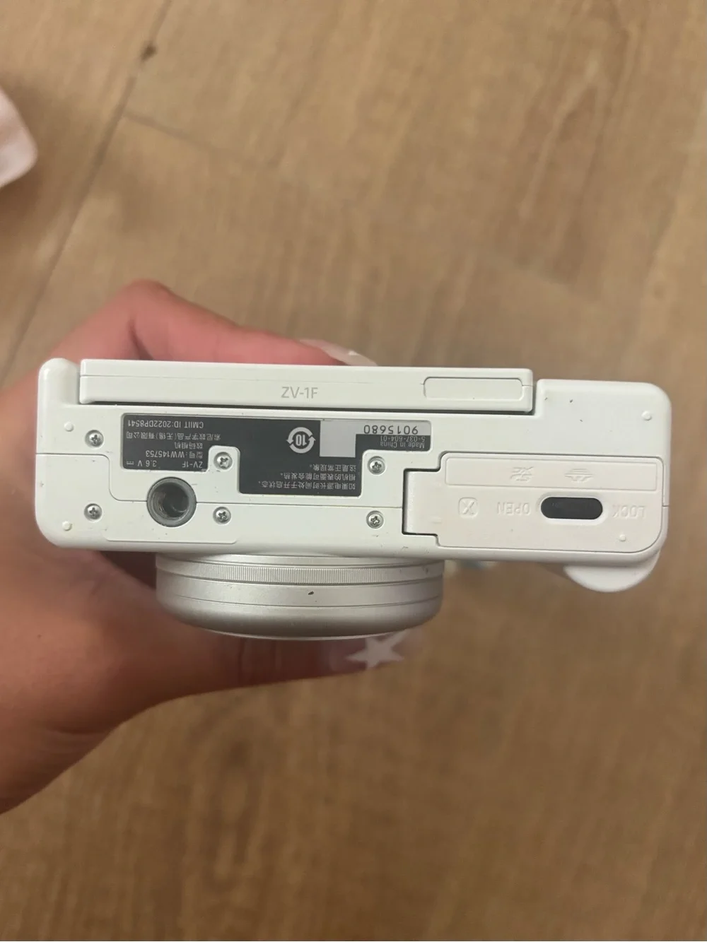 Sony ZV-1F White Vlog Camera